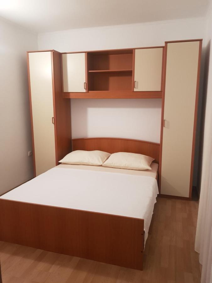 Apartments By The Sea Lopar Room photo